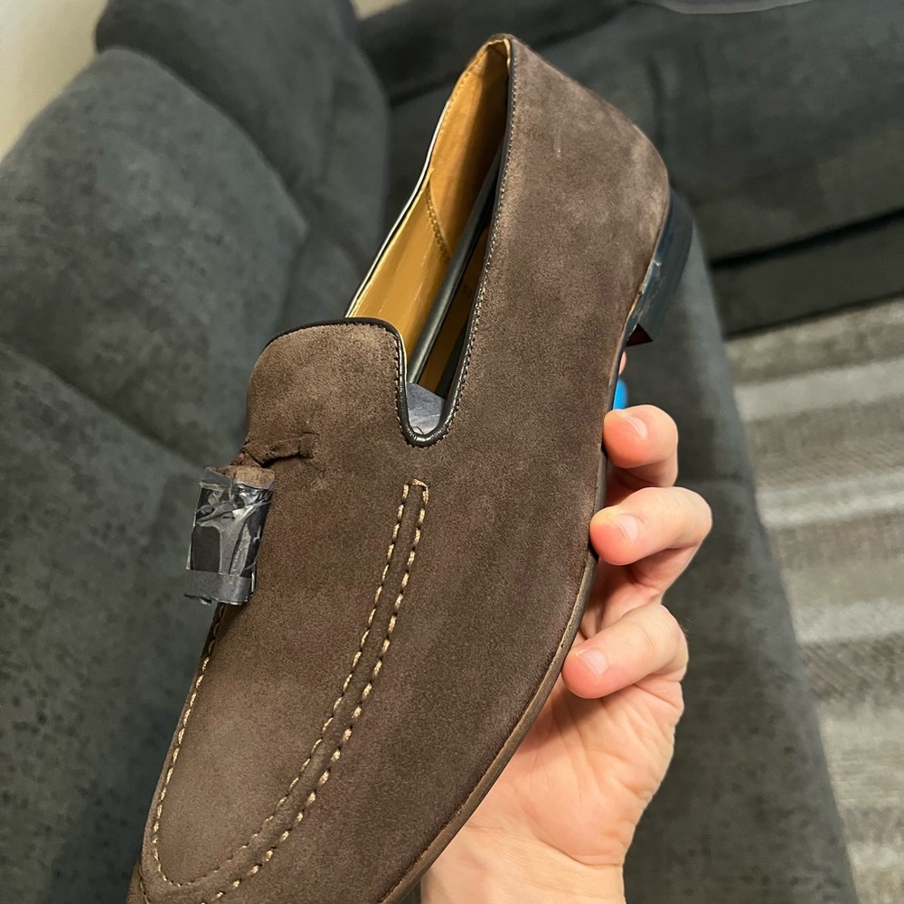 Brown Suede Tassel Slip-On Loafers with Contrast Stitching